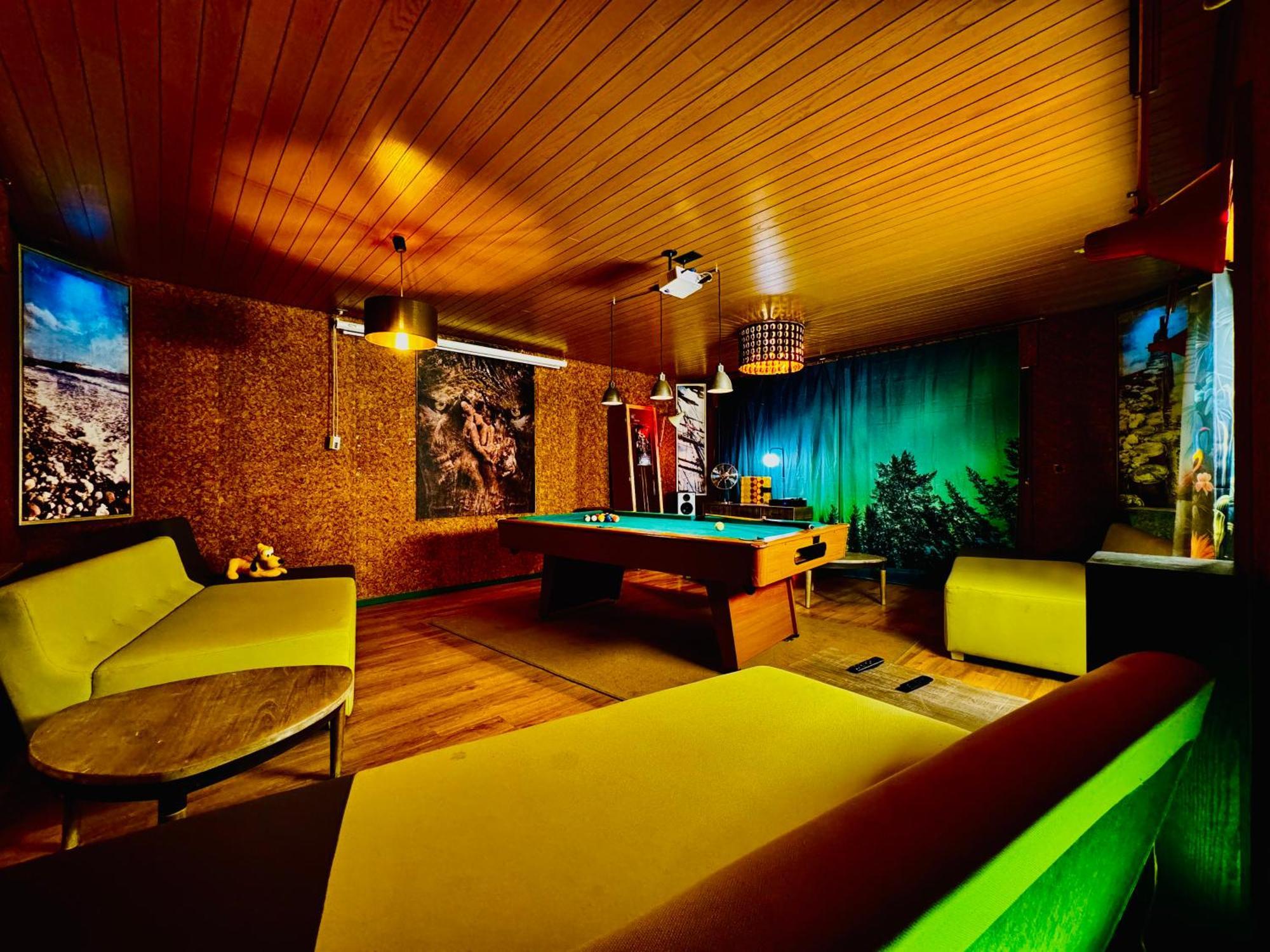 Bookeinfach Bad Ems - Private - Sauna Jacuzzi Whirlpool Swimmingpool Alahna Sup Beachvolleyball Billiards Ping Pong Cinema Theater Music Disco Ball Bbq Und Parkplaetze Exterior photo