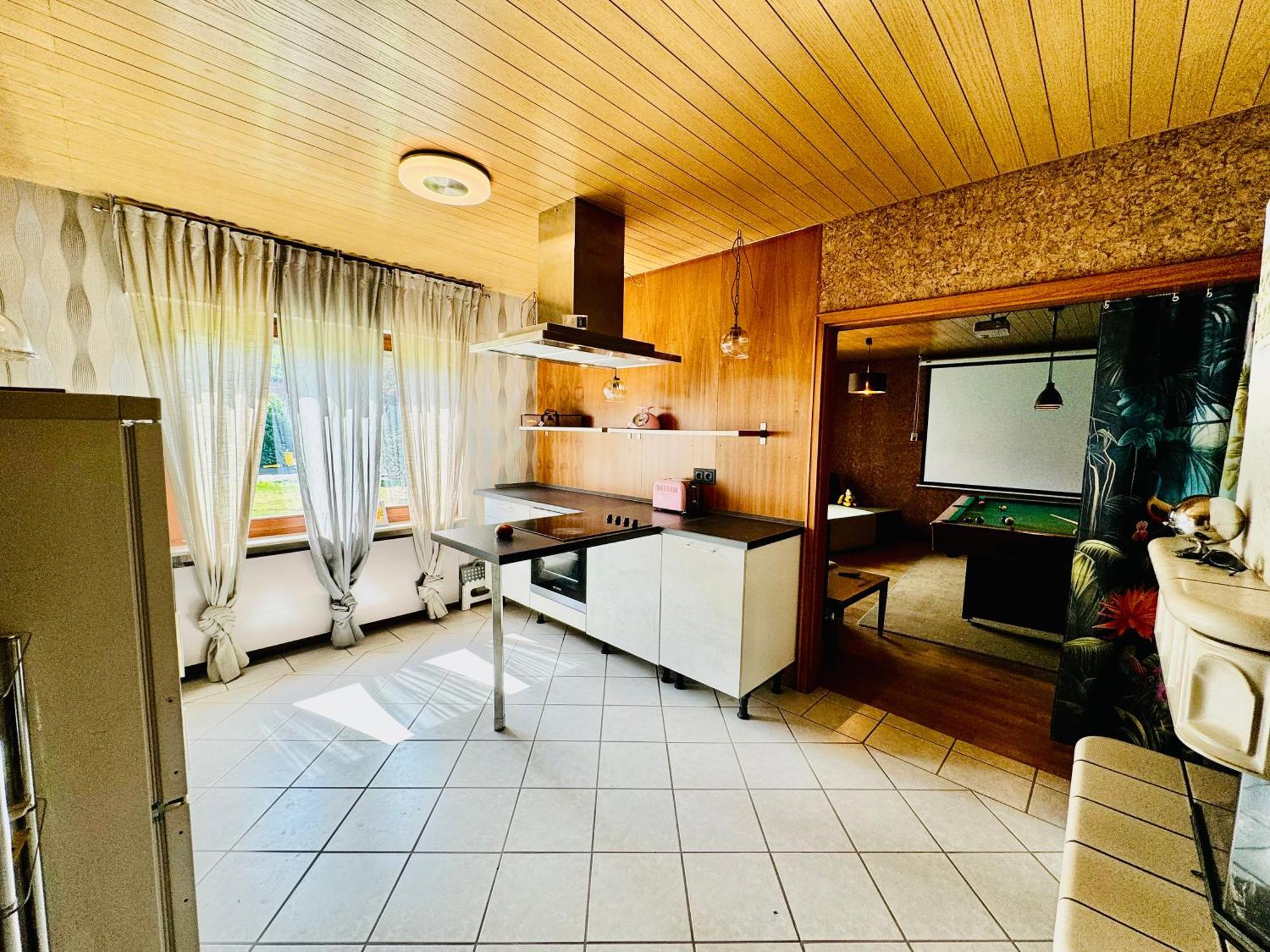 Bookeinfach Bad Ems - Private - Sauna Jacuzzi Whirlpool Swimmingpool Alahna Sup Beachvolleyball Billiards Ping Pong Cinema Theater Music Disco Ball Bbq Und Parkplaetze Exterior photo