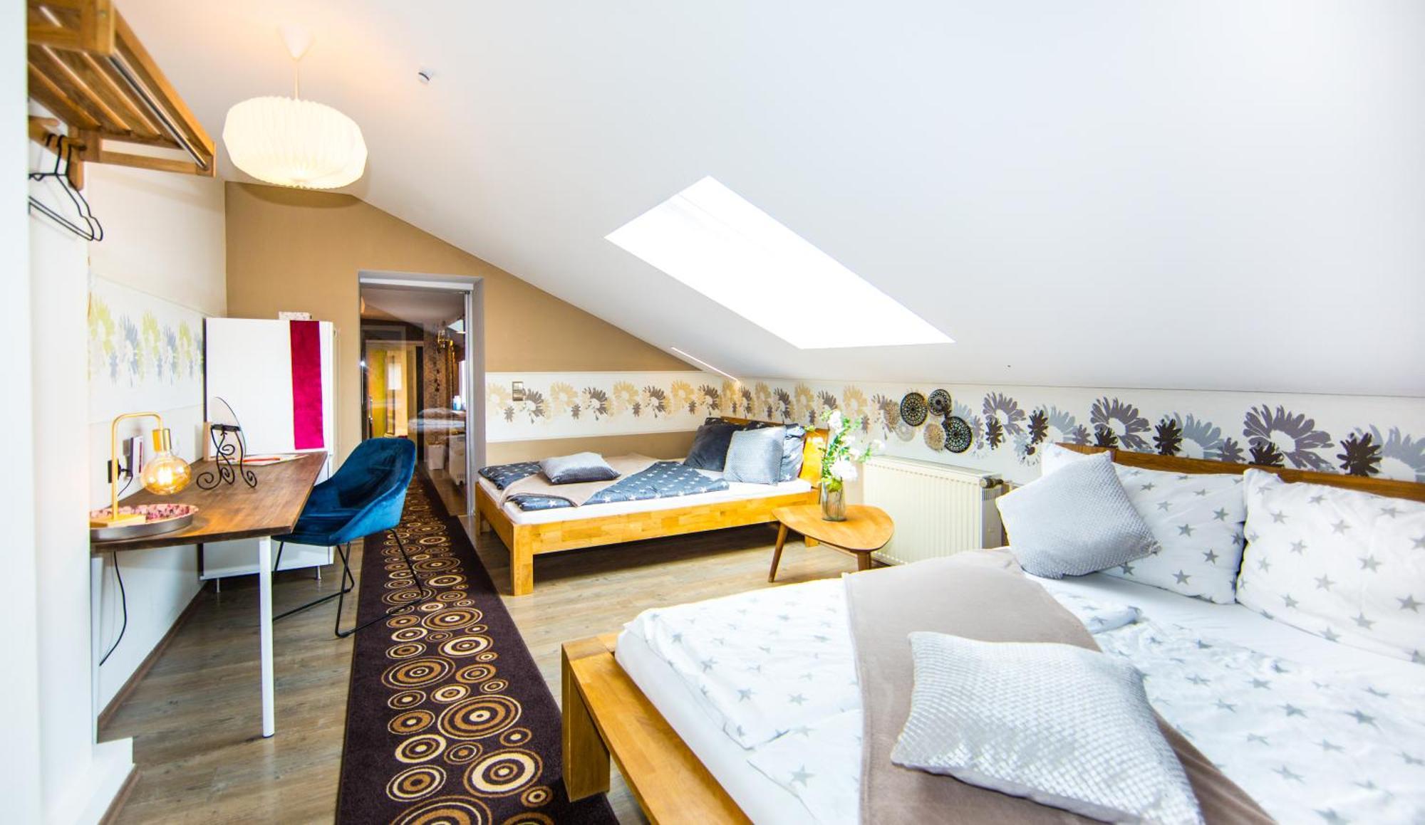 Bookeinfach Bad Ems - Private - Sauna Jacuzzi Whirlpool Swimmingpool Alahna Sup Beachvolleyball Billiards Ping Pong Cinema Theater Music Disco Ball Bbq Und Parkplaetze Exterior photo