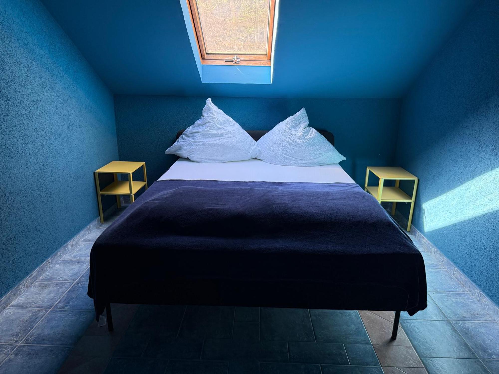 Bookeinfach Bad Ems - Private - Sauna Jacuzzi Whirlpool Swimmingpool Alahna Sup Beachvolleyball Billiards Ping Pong Cinema Theater Music Disco Ball Bbq Und Parkplaetze Room photo